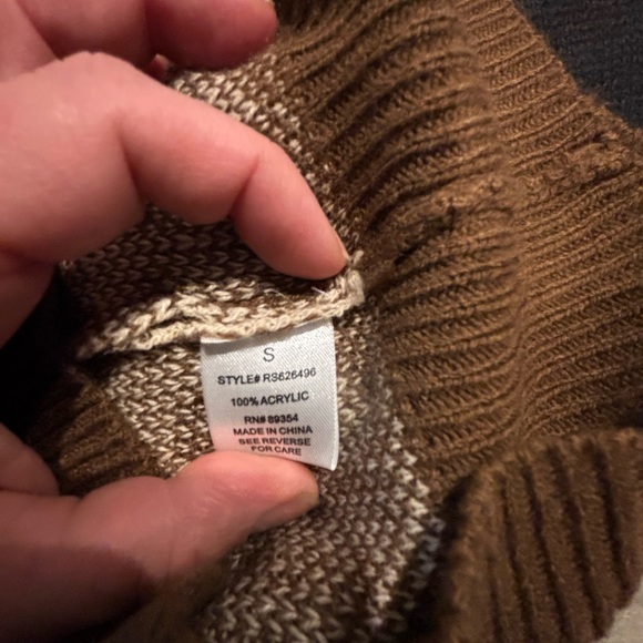 Knit Sweater Size S. Free For All - Picture 5 of 6